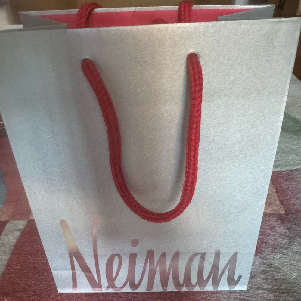 New Neiman Marcus gift bag - Picture 5 of 9